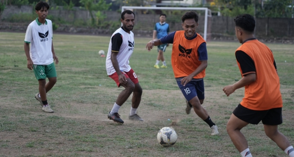 Eks Pelatih Timnas Indonesia U-16, Fakhri Husaini Mengajar di POR Unmuh Jember